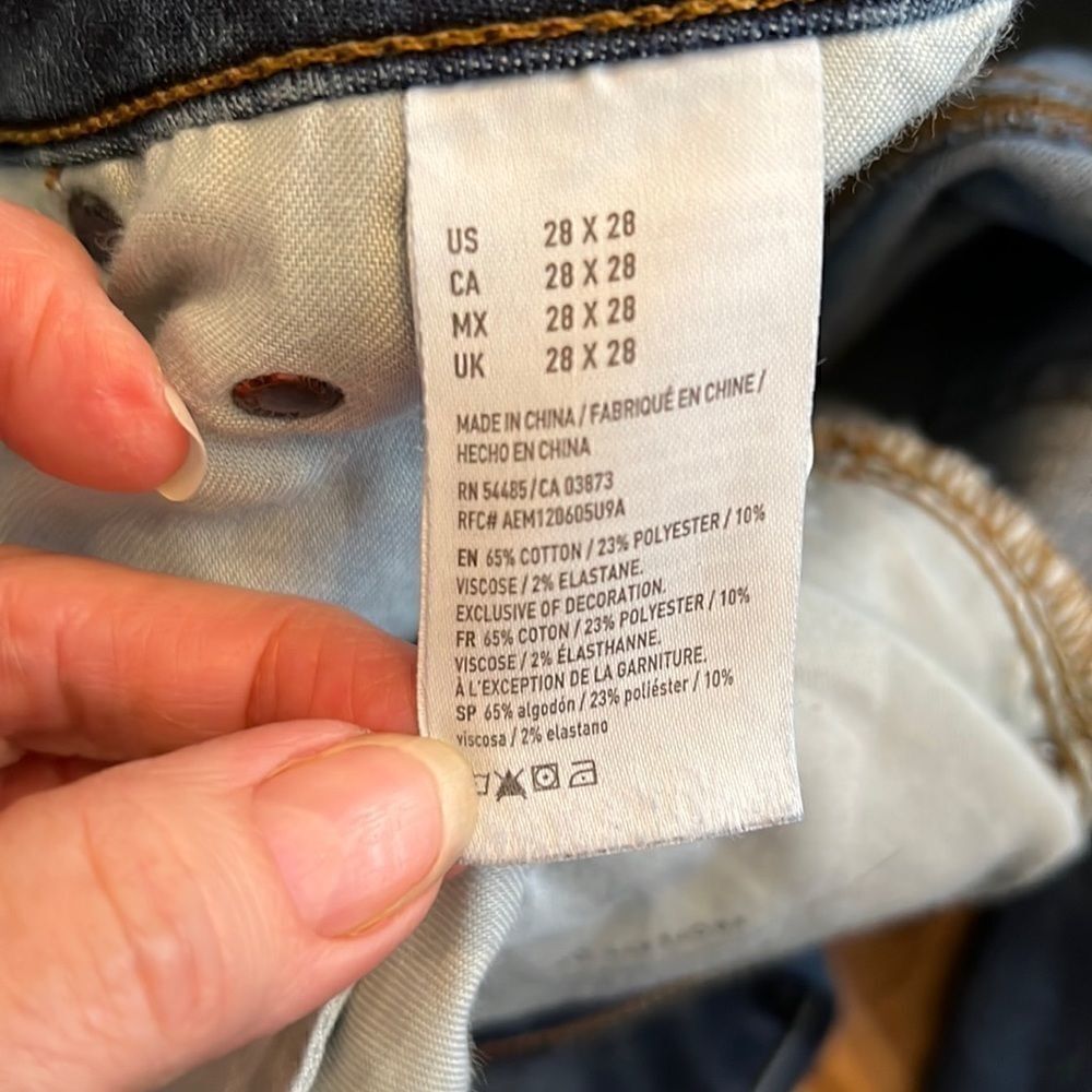 American Eagle size 28x28 Distressed jeans with stretch EUC - Picture 12 of 15